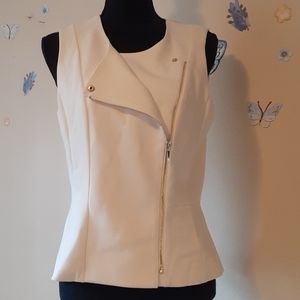 🆕️NWT cream sleeveless bodice.
